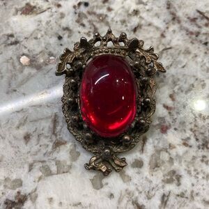 Vintage red bubble red brooch set in antique gold metal